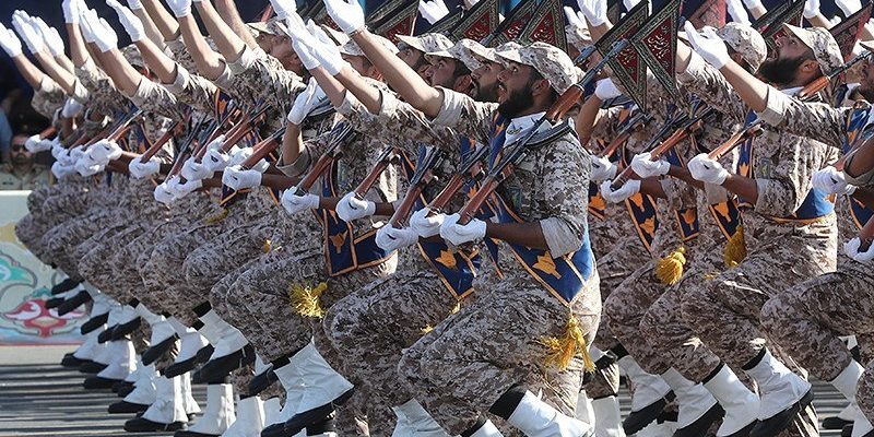 استهداف عرض عسكري للحرس الثوري الإيراني