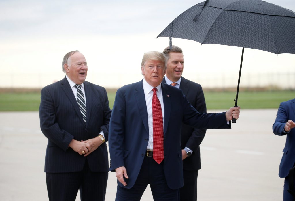 موقف محرج لترمب