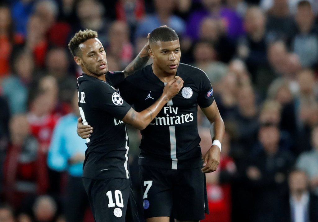 باريس سان جيرمان متمسك ببقاء نيمار ومبابي (رويترز)