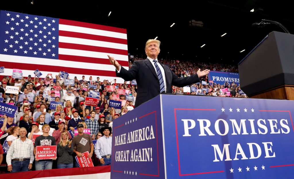 فيلم مايكل مور فهرنهايت يهاجم ترامب