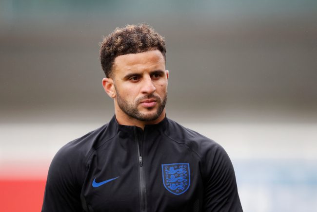 فتاة شاركت كايل ووكر سهرته تسخر من نفاقه