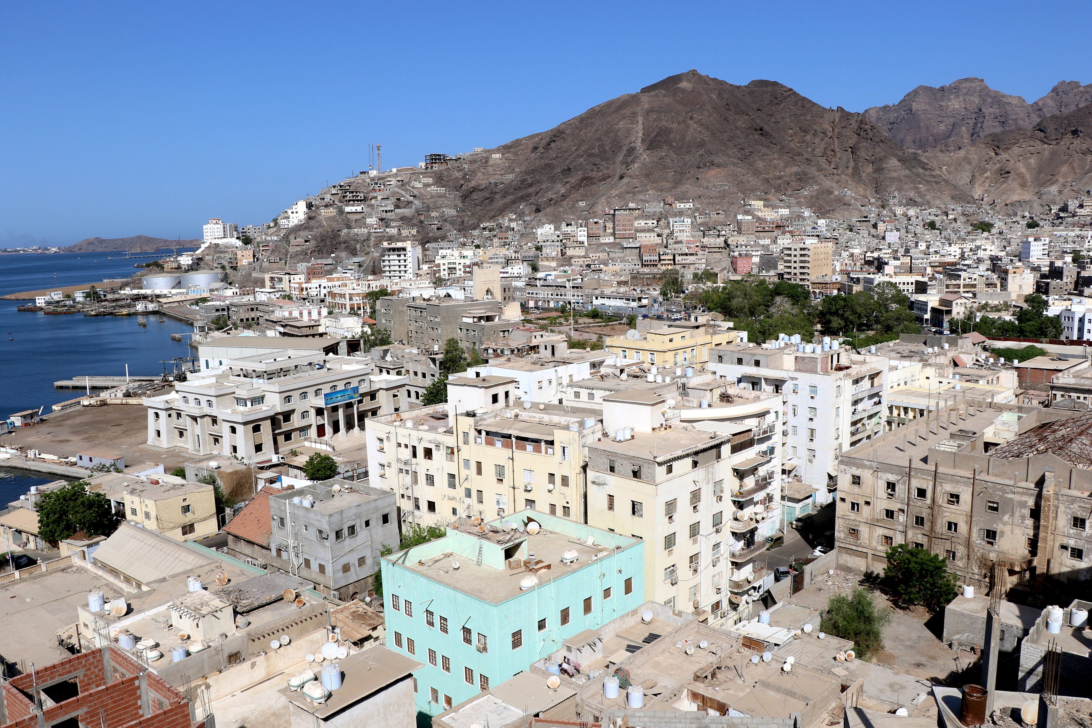 مدينة عدن حيث شهدت وفاة العشرات بسبب الكحول