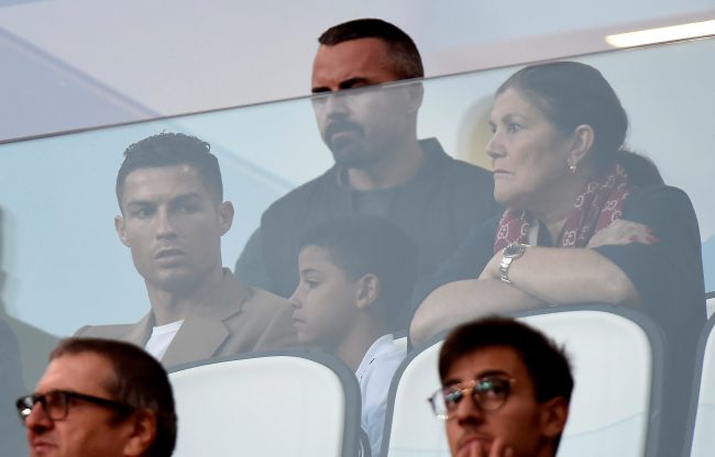 من شابه أباه فما ظلم.. سبورتنغ لشبونة يحاول تكرار تجربة رونالدو مع ابنه