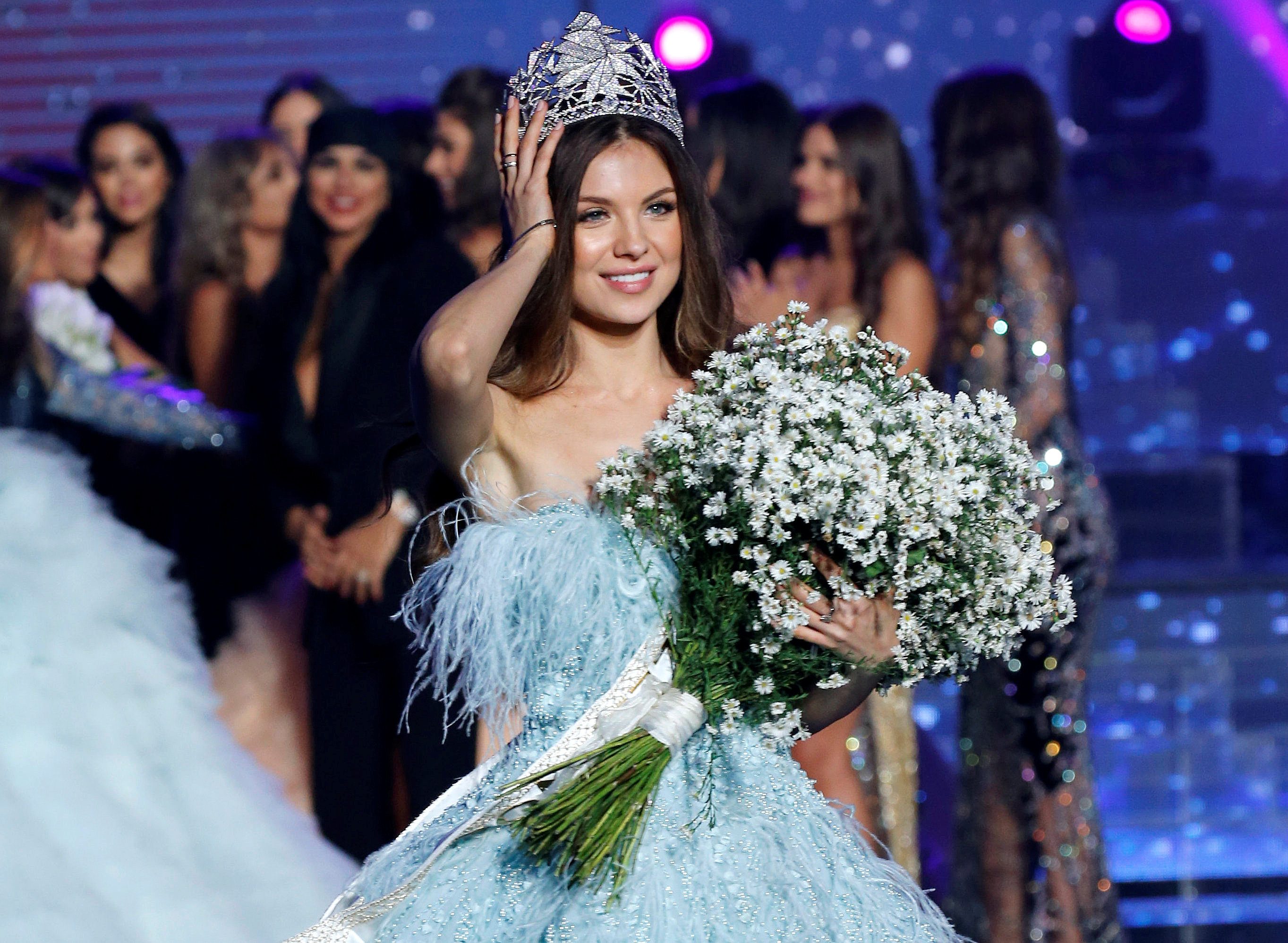 تتويج مايا رعيدي ملكة جمال لبنان 2018.