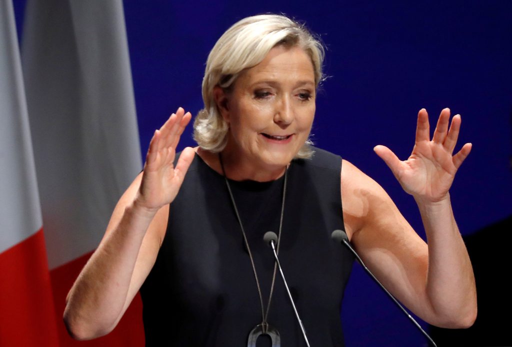 زعيمة اليمين الفرنسي المتطرف مارين لوبان